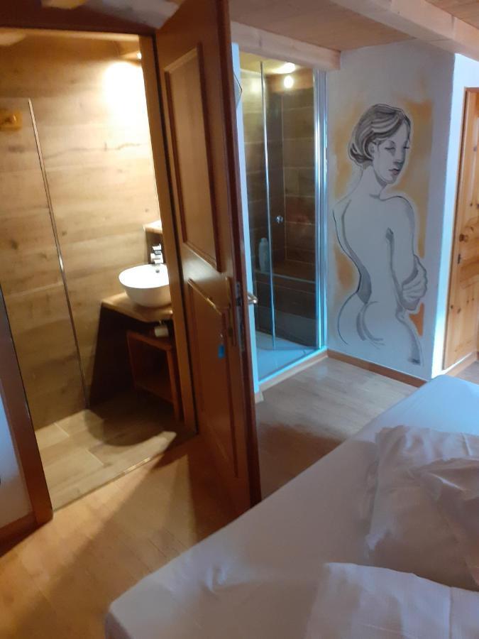 Casa Claudio-Appartamenti In Centro Campitello di Fassa Eksteriør bilde