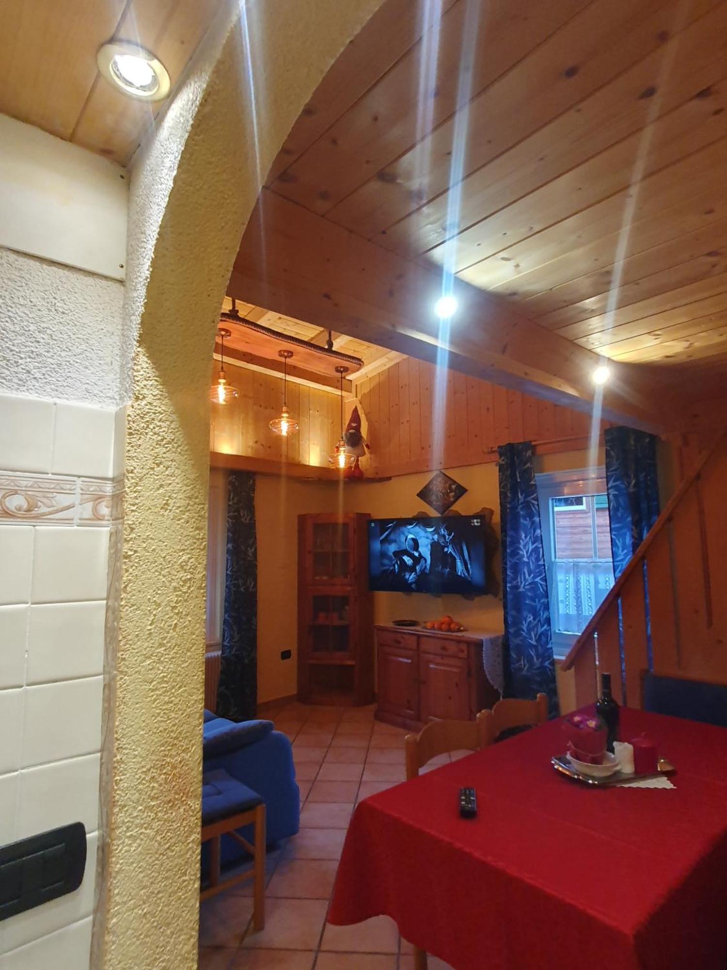 Casa Claudio-Appartamenti In Centro Campitello di Fassa Eksteriør bilde