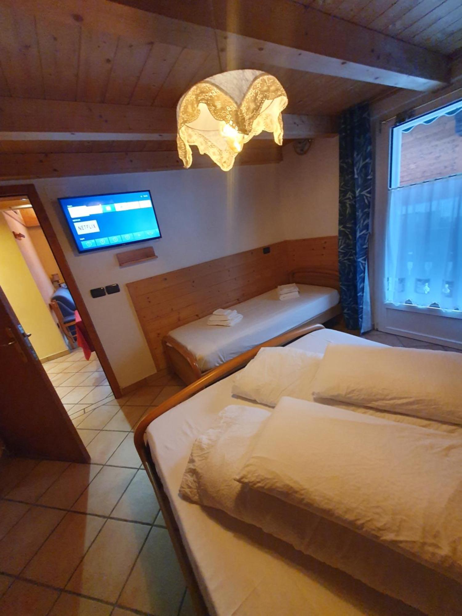 Casa Claudio-Appartamenti In Centro Campitello di Fassa Eksteriør bilde