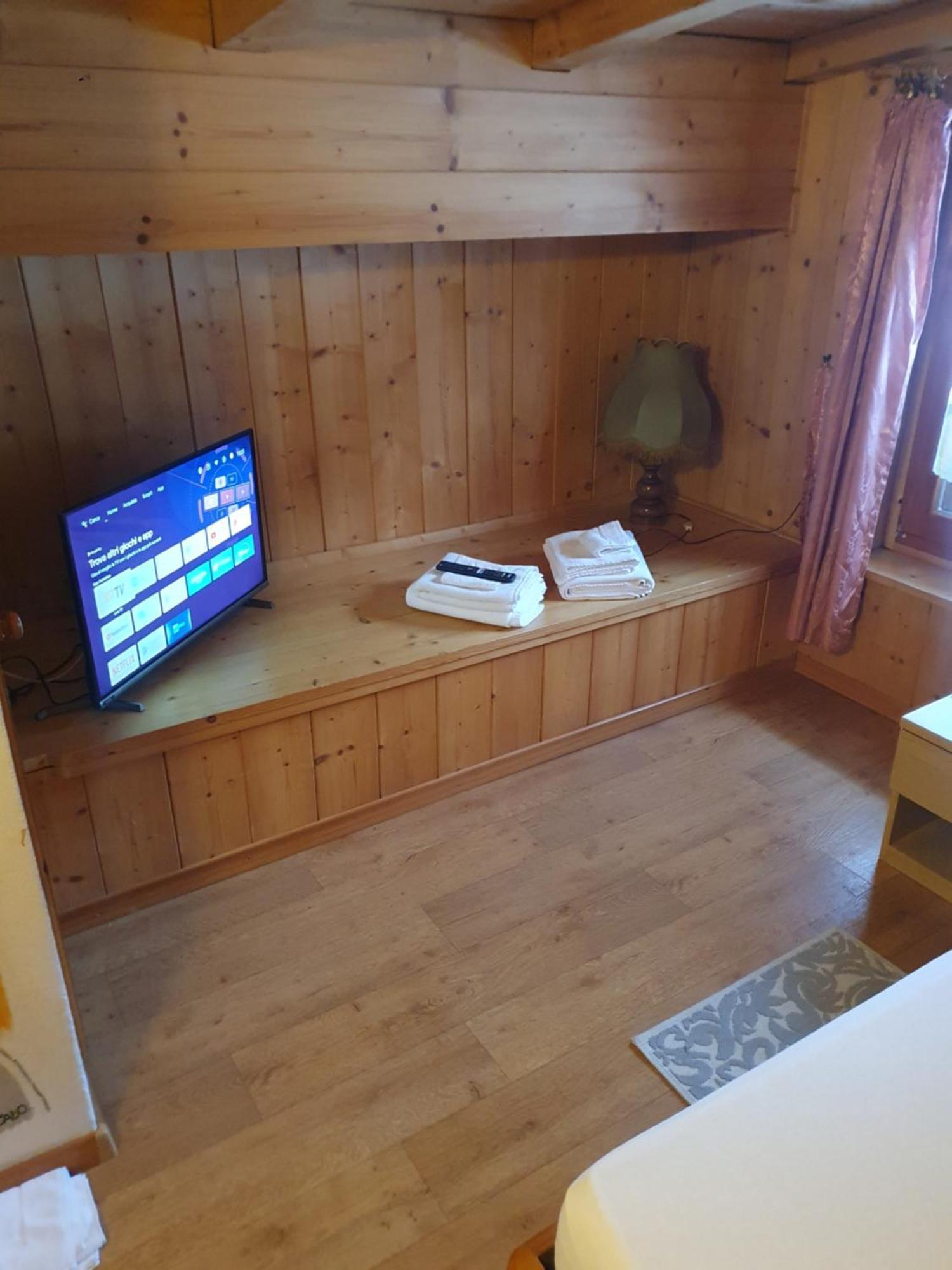 Casa Claudio-Appartamenti In Centro Campitello di Fassa Eksteriør bilde