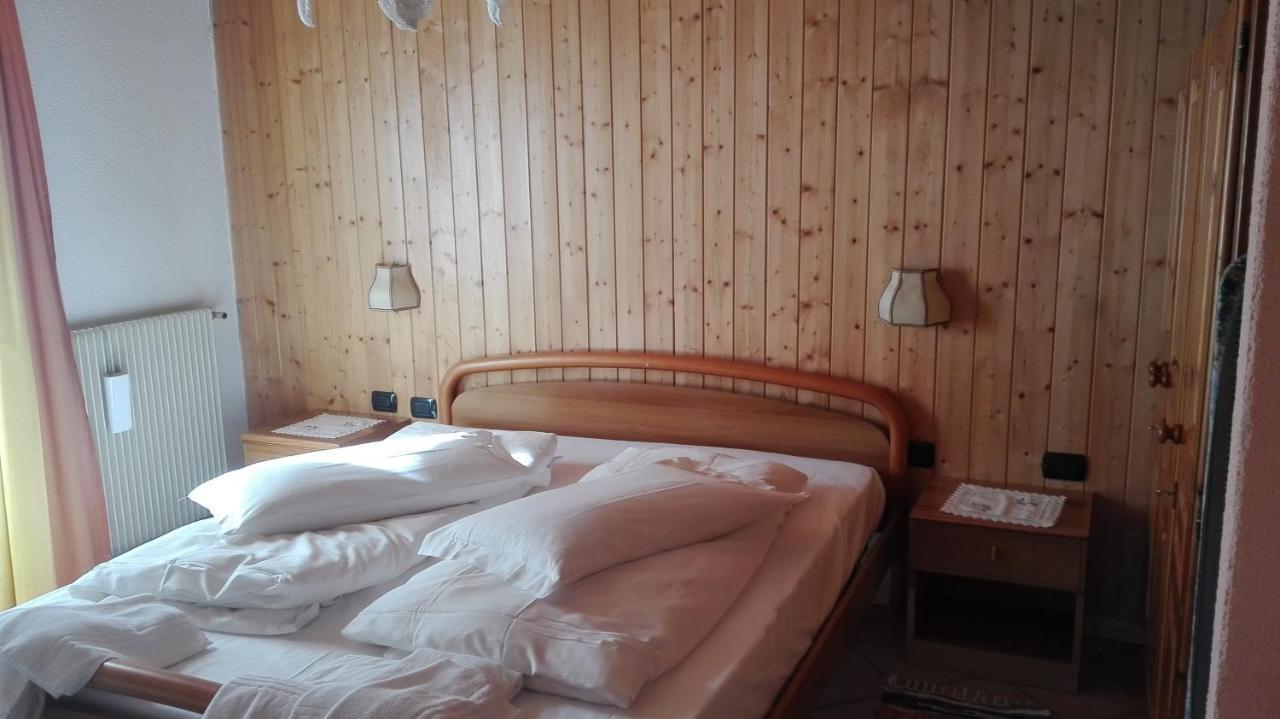 Casa Claudio-Appartamenti In Centro Campitello di Fassa Eksteriør bilde
